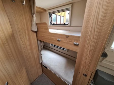 2015 Coachman Highlander 580/5