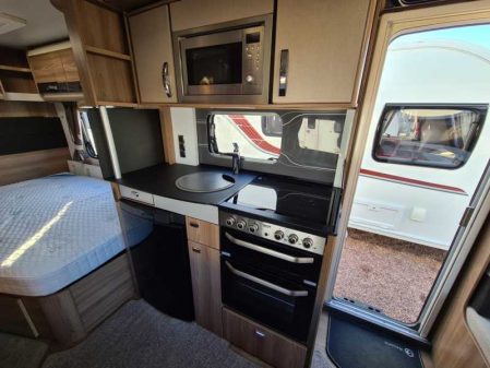 2016 Swift Conqueror 630
Inc Mover