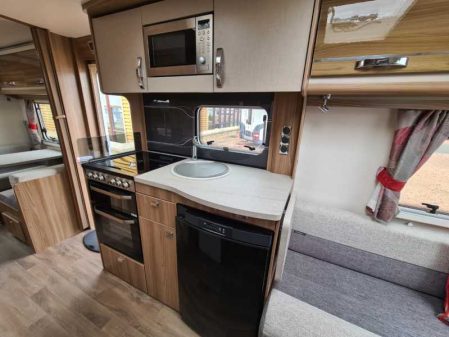 2018 Swift Challenger 590