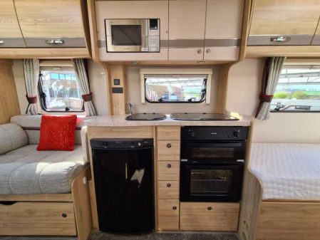 2017 Elddis Platinum 185