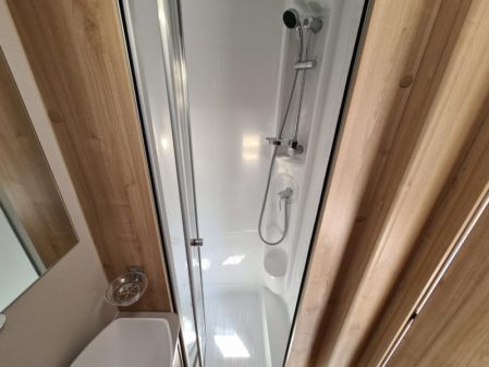 2017 Elddis Platinum 185