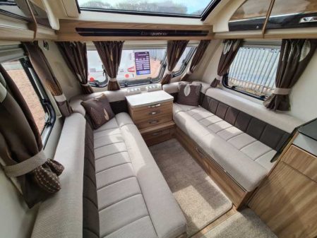 2016 Swift Conqueror 580