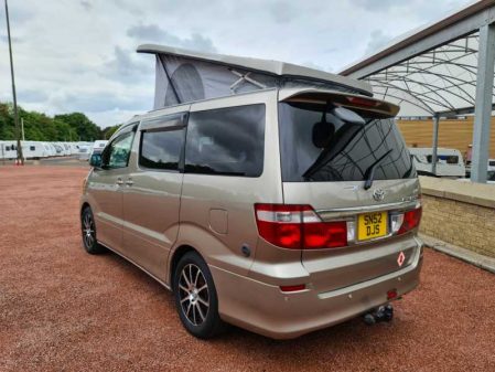 2002 Toyota Alphard