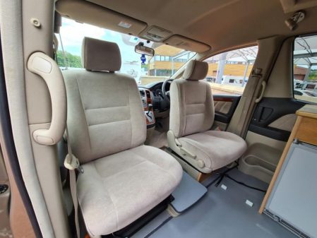 2002 Toyota Alphard