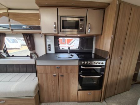 2016 Swift CONQUEROR 570