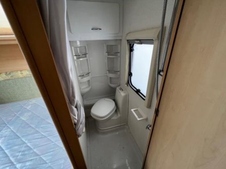 2004 Coachman Festival 530