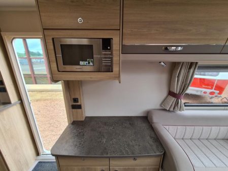 2018 Elddis Supreme 462