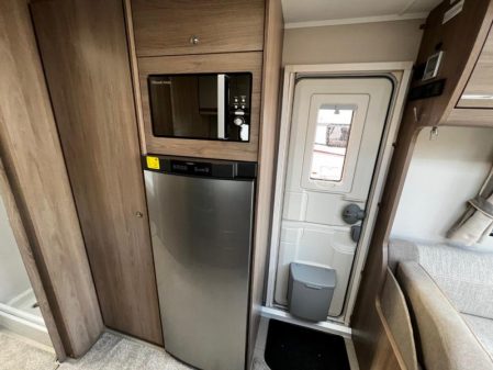 2020 Compass Camino 674