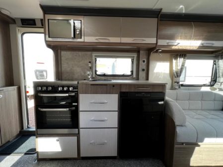 2020 Coachman VIP 520