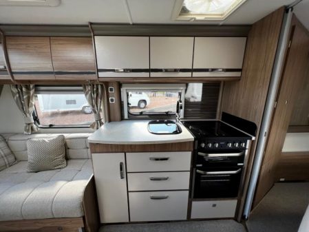 2016 Coachman VIP 560/4
Inc Mover