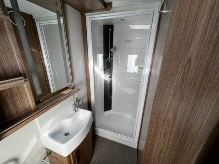 2016 Coachman VIP 560/4
Inc Mover