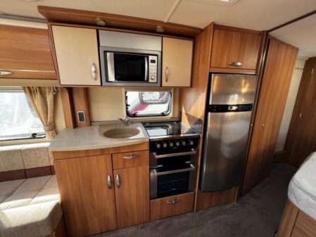 2012 Swift Conqueror 630