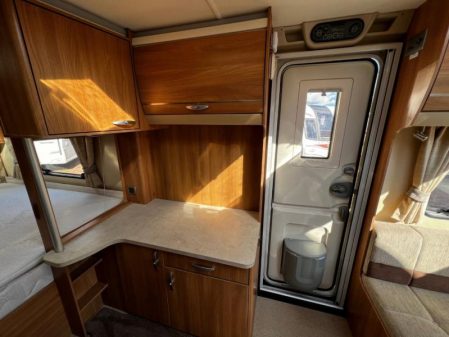 2012 Swift Conqueror 630