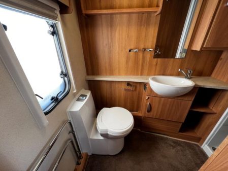 2012 Swift Conqueror 630