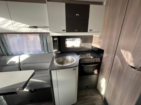 2023 Swift Voyager 584