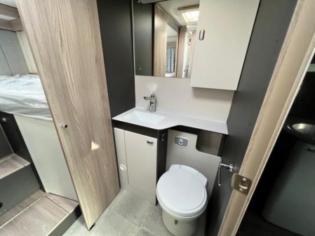 2023 Swift Voyager 584