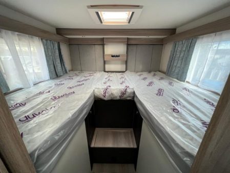 2023 Swift Voyager 584