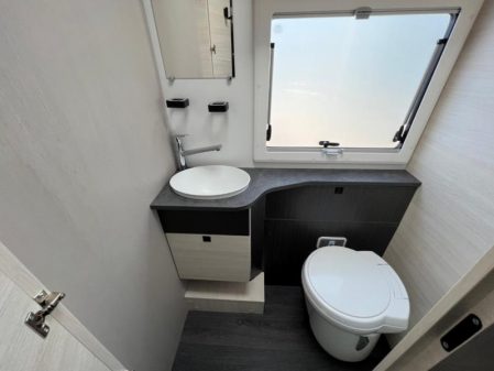 2022 Chausson Titanium Premium 720