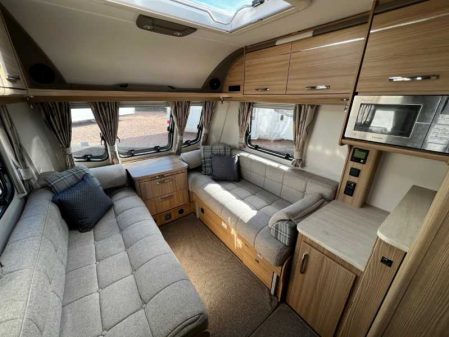 2016 Coachman Highlander 570