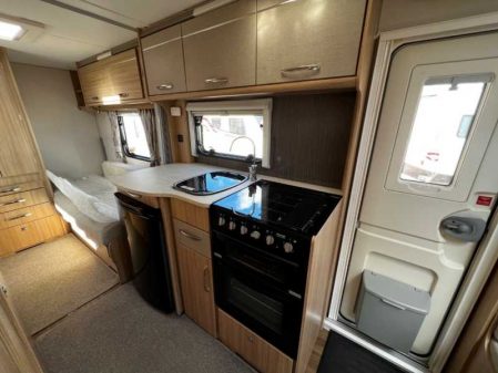 2016 Coachman Highlander 570