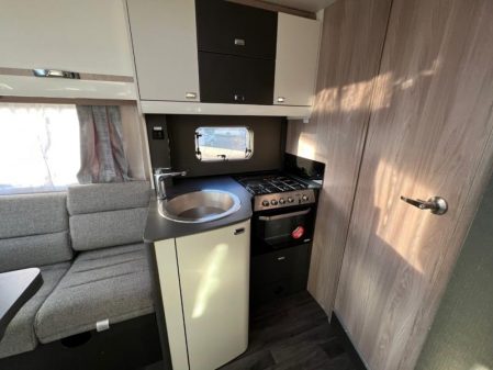 2023 Swift Voyager 594