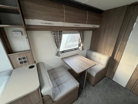 2020 Coachman VIP 520