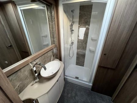 2020 Coachman VIP 520