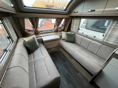 2023 Swift Challenger 650 SE