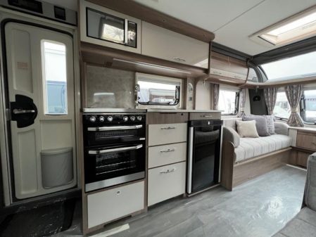 2023 Coachman VIP 520