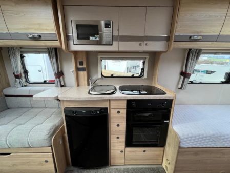2017 Elddis Platinum Editon 185