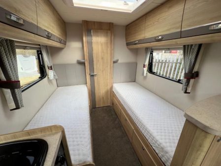 2017 Elddis Platinum Editon 185