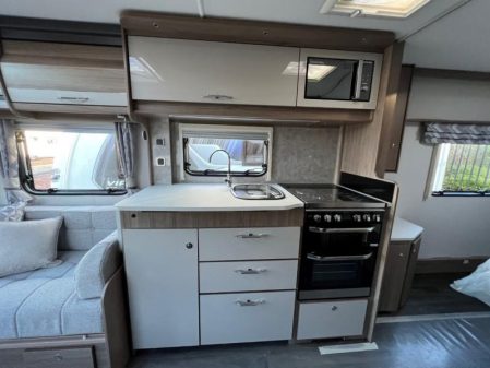 2023 Coachman VIP 675