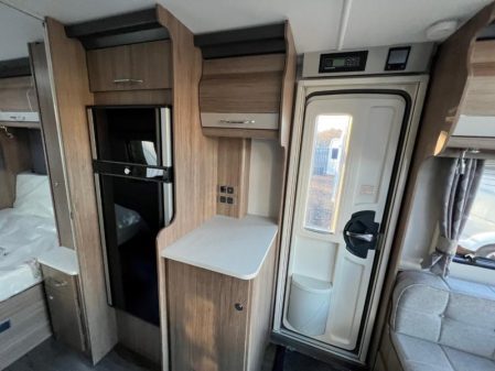 2023 Coachman VIP 675