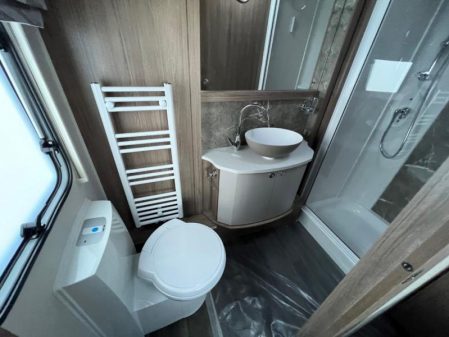 2023 Coachman VIP 675