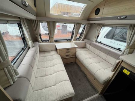 2017 Elddis Avante 550