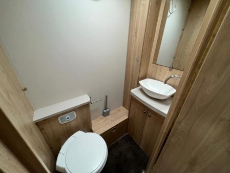 2017 Elddis Avante 550