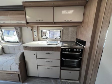 2023 Coachman VIP 460