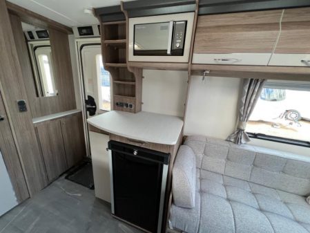 2023 Coachman VIP 460