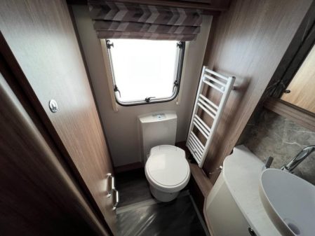 2023 Coachman VIP 460