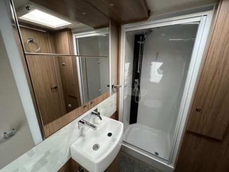 2019 Coachman VIP 520