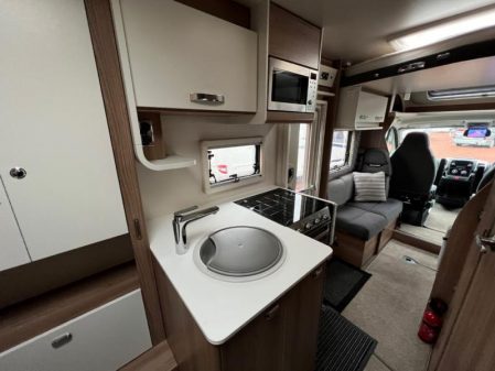 2020 Swift Searcher 695