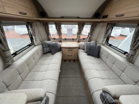 2016 Coachman Highlander 520/4