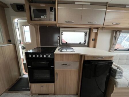 2016 Coachman Highlander 520/4