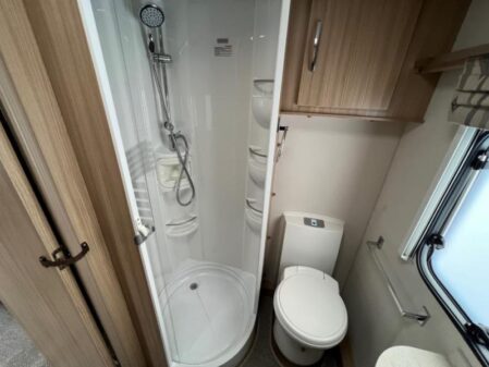 2016 Coachman Highlander 520/4