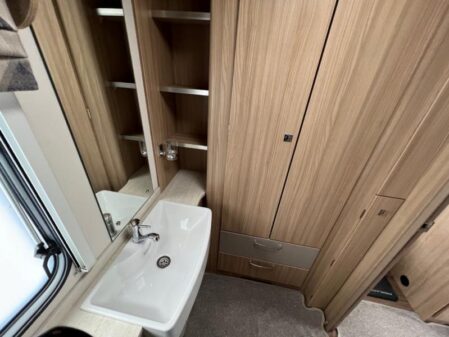 2016 Coachman Highlander 520/4
