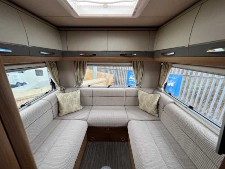 2017 Auto-Trail Apache 700