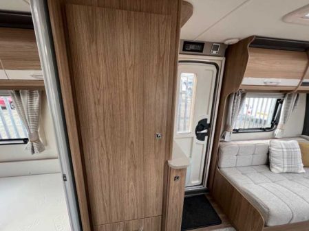 2018 Coachman VIP 565