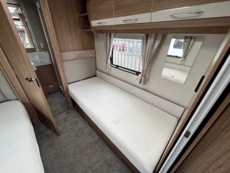 2018 Coachman VIP 565