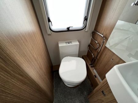 2018 Coachman VIP 565