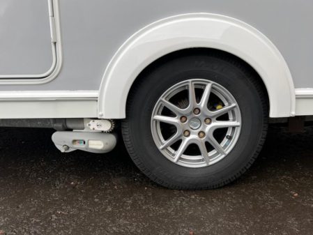 2018 Elddis Supreme 550
Incl Mover